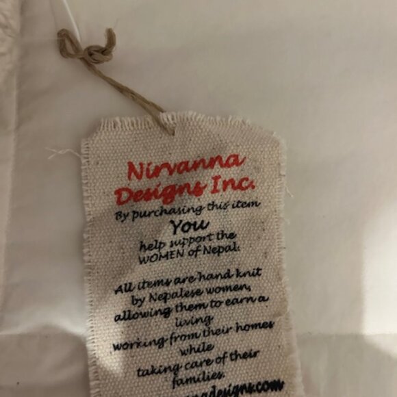 BRAND NEW MITTENS WITH THUMB FINGER - NIRVANA DESIGNS WITH TAG - Picture 5 of 5